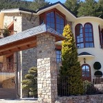 Spacious detached house